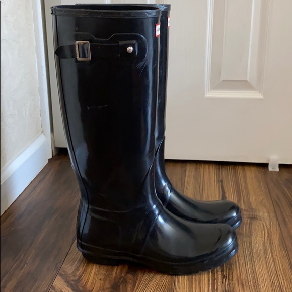 Black Gloss Tall Hunter Rain Boots with Liners - Picture 4 of 10